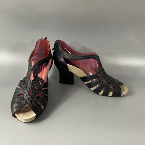 Earthies Women's Black Domingo 10 B(M) US